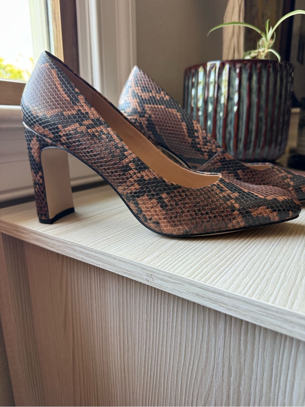 Franco Sarto Brown Snake-Print Pointed Toe Pumps - Picture 2 of 7